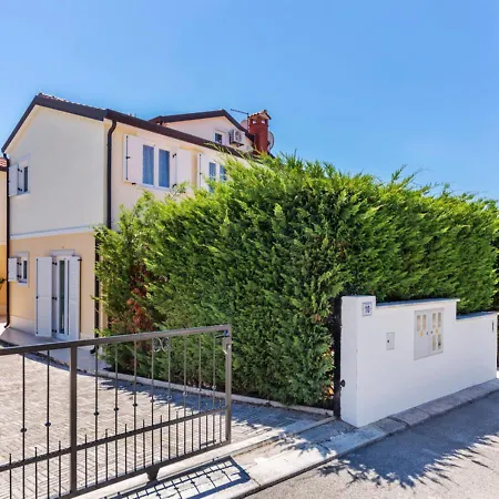 Holiday House Anna Tar-Vabriga
