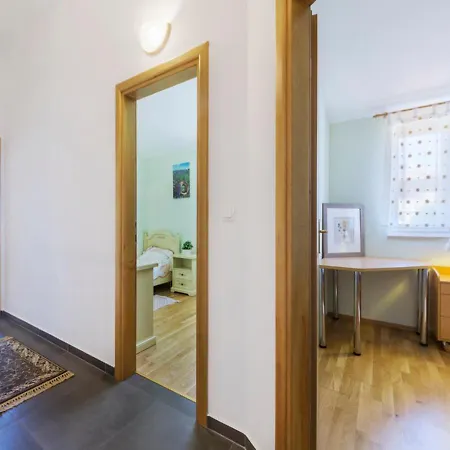 Holiday House Anna Semesterbostad Tar-Vabriga
